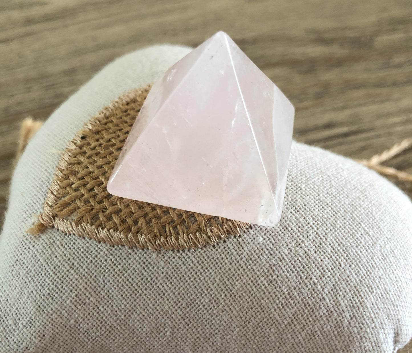 Pyramide Quartz Rose - 30 mm A