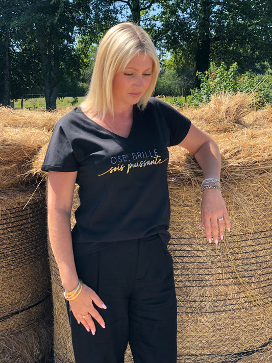 T-shirt noir col V "Ose, Brille, sois puissante !