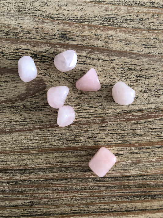 💗 Pierre roulée – Quartz Rose