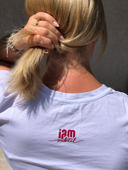 T-shirt blanc col rond "Je suis puissante"