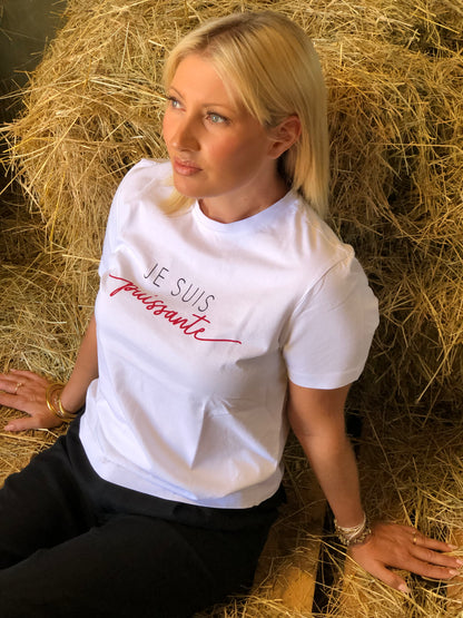 T-shirt blanc col rond "Je suis puissante"