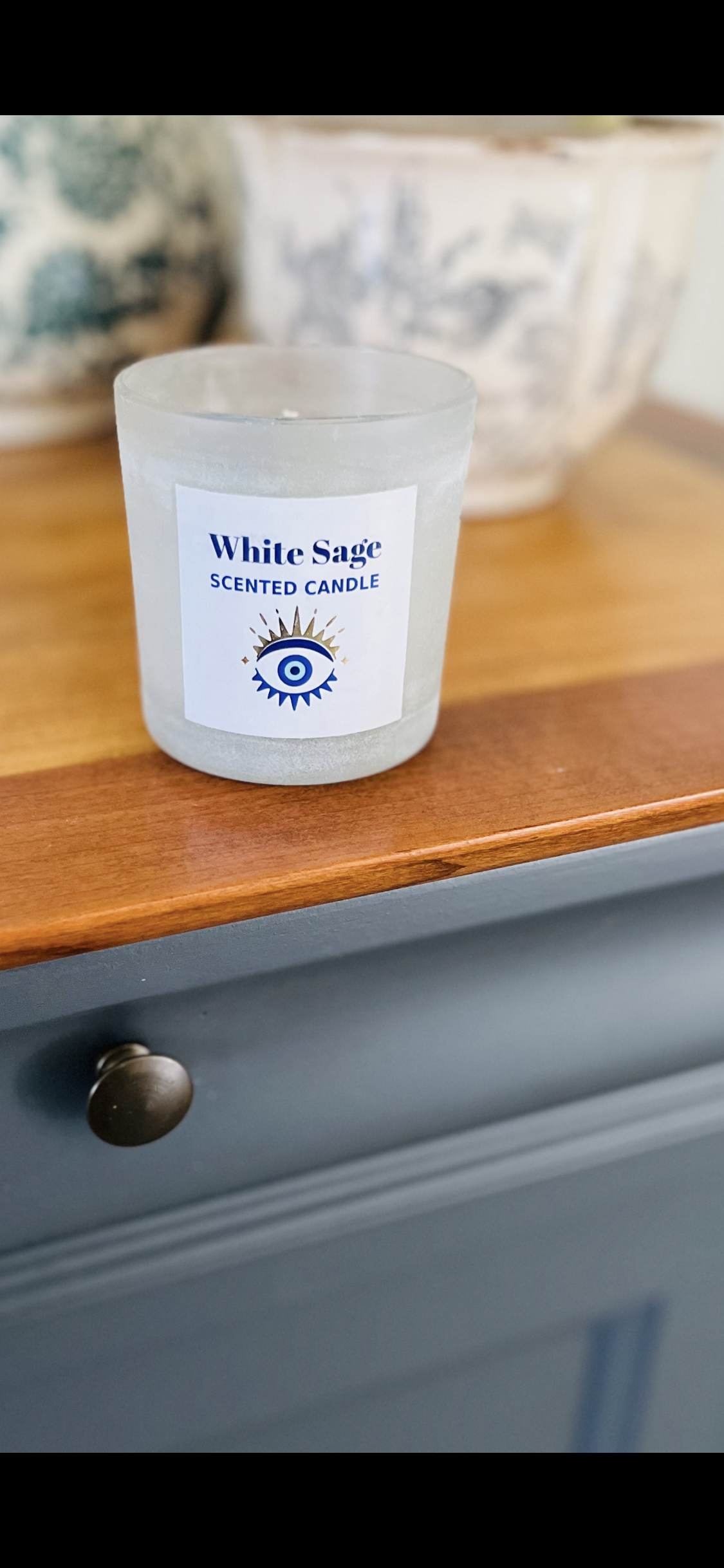 🌿 Bougie Purificatrice à la Sauge Blanche – Cristaux de Sodalite & Œil Protecteur