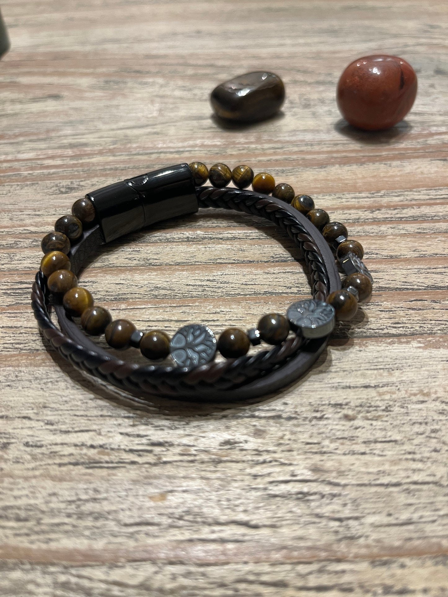 Bracelet Koru — Cuir Brun & Œil de Tigre